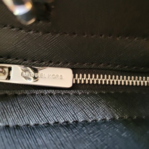 Michael Kors Selma Leather Black and White Houndstooth Bag - Picture 9 of 11